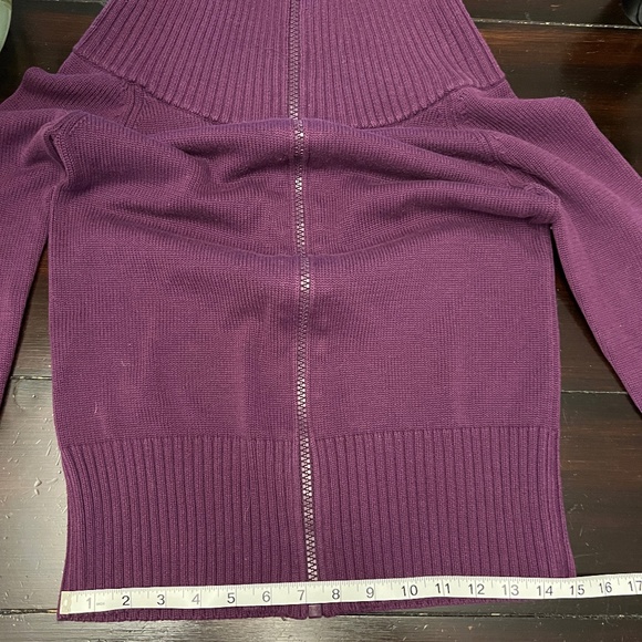 Full Zip Sweater from Victoria’s Secret Moda International size S - Picture 9 of 9